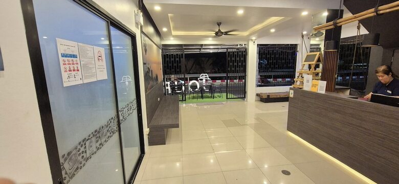 Hotel The Journey Patong