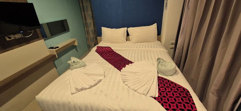 Hotel The Journey Patong