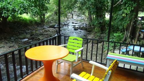 Hotel Tree Tops River Huts