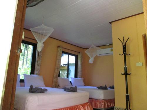Hostal Khaosok Island Resort