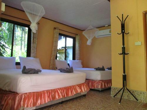 Hostal Khaosok Island Resort