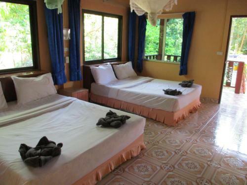 Hostal Khaosok Island Resort