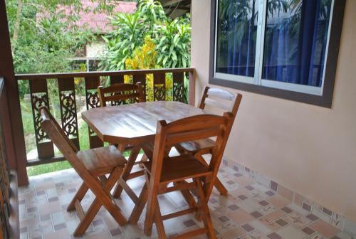 Hostal Khaosok Island Resort
