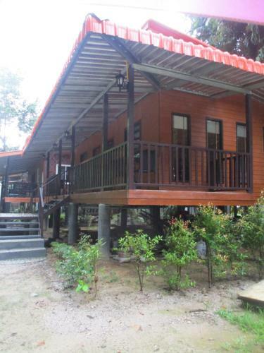 Hostal Khaosok Island Resort