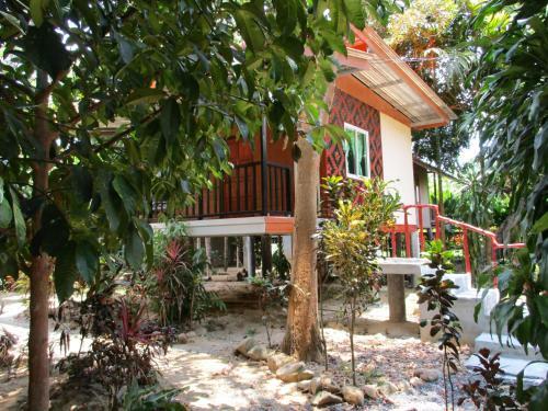 Hostal Khaosok Island Resort