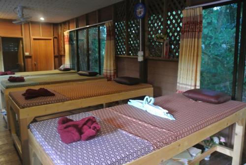 Hostal Khaosok Island Resort