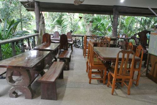 Hostal Khaosok Island Resort
