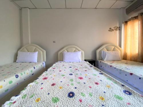 Hostal Som Guesthouse