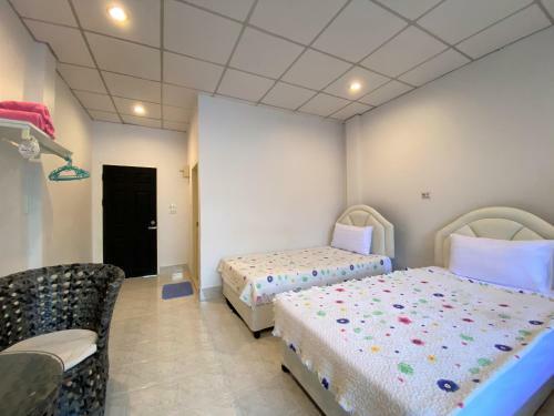 Hostal Som Guesthouse
