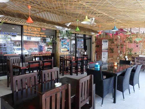 Hostal Som Guesthouse