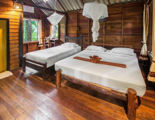 Lodge Khaosok Riverside Cottages