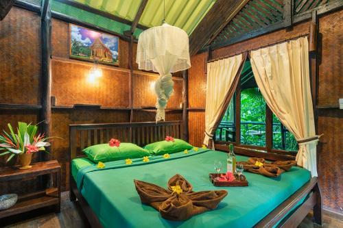Lodge Khaosok Riverside Cottages