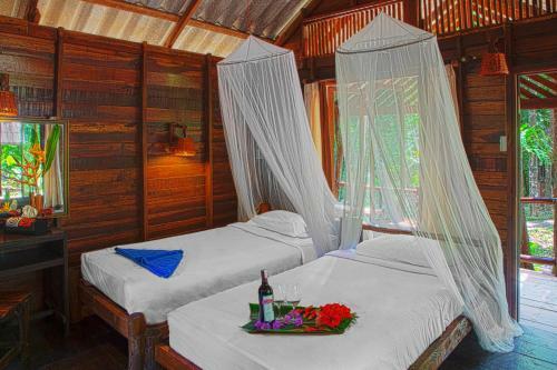 Lodge Khaosok Riverside Cottages