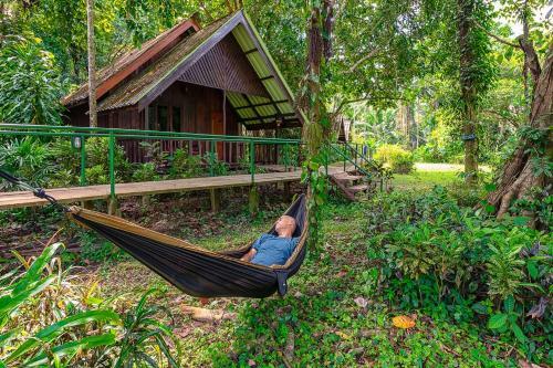 Lodge Khaosok Riverside Cottages
