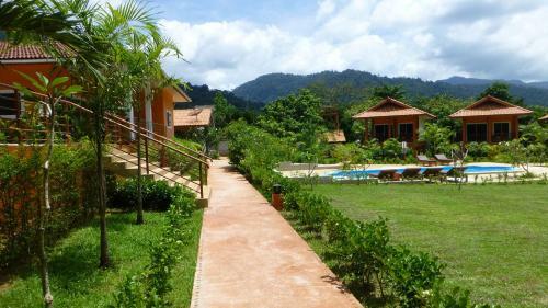 Hotel Khao Sok Jasmine Garden Resort