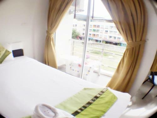 Hostal Swiss House
