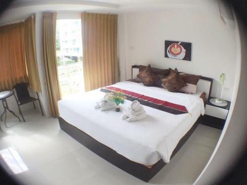 Hostal Swiss House
