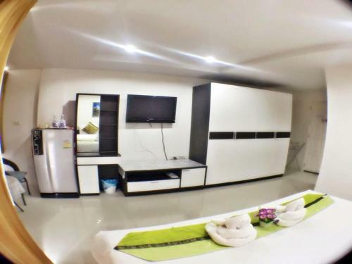 Hostal Swiss House