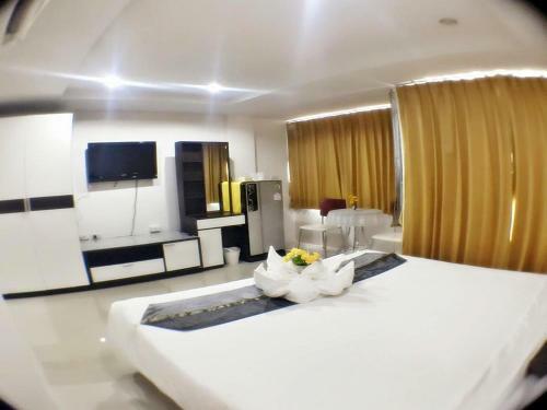 Hostal Swiss House