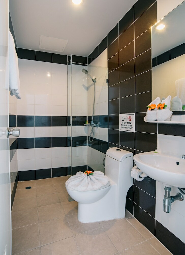 Hotel Studio Patong By Icheck Inn