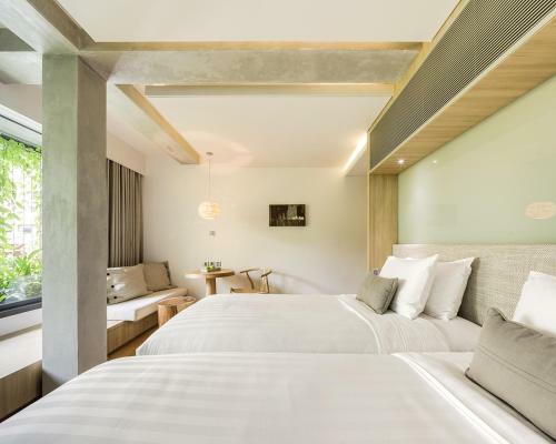 Hotel Ad Lib
