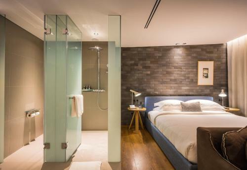 Hotel Ad Lib