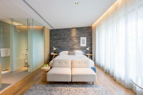 Hotel Ad Lib