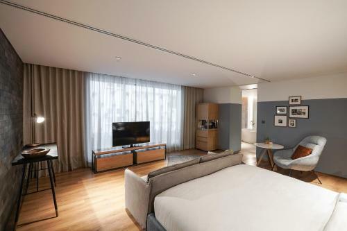 Hotel Ad Lib