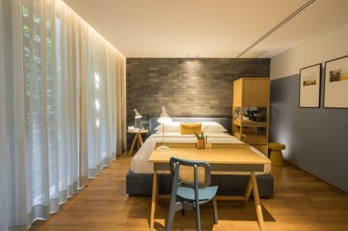 Hotel Ad Lib