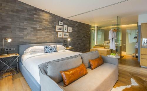 Hotel Ad Lib