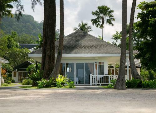 Hotel Thavorn Beach Village Resort & Spa Phuket
