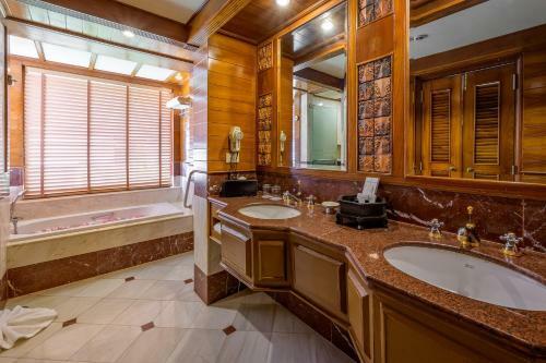 Hotel Thavorn Beach Village Resort & Spa Phuket