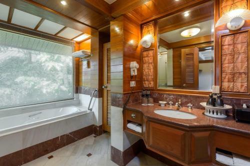 Hotel Thavorn Beach Village Resort & Spa Phuket