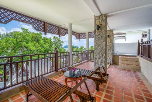 Hotel Thavorn Beach Village Resort & Spa Phuket