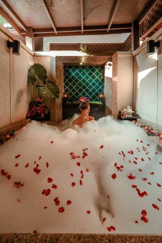 Hotel Thavorn Beach Village Resort & Spa Phuket