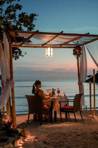 Hotel Thavorn Beach Village Resort & Spa Phuket
