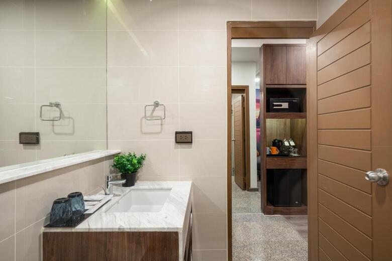 Hotel Manhattan Bangkok