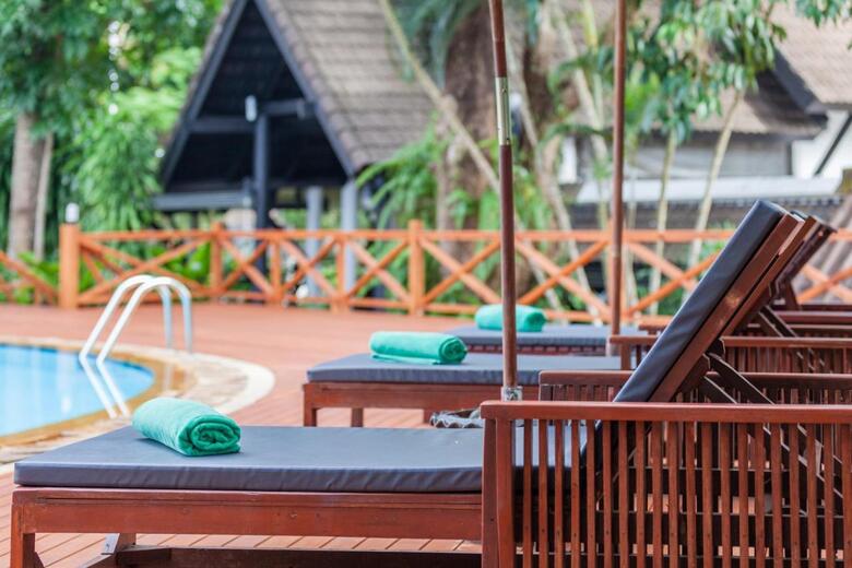 Hotel Kamala Beach Estate