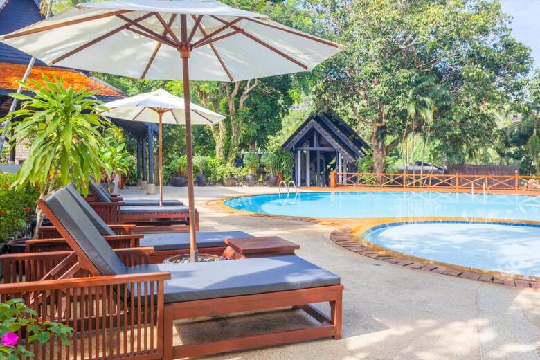 Hotel Kamala Beach Estate