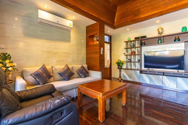 Hotel Kamala Beach Estate