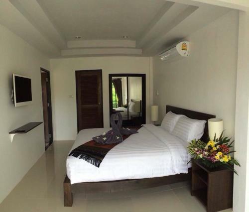 The Seashore Kamala Service Apartment
