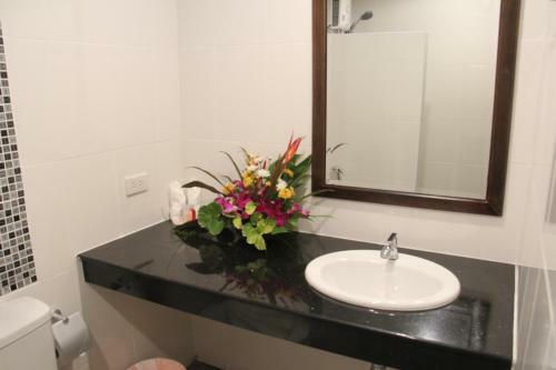The Seashore Kamala Service Apartment