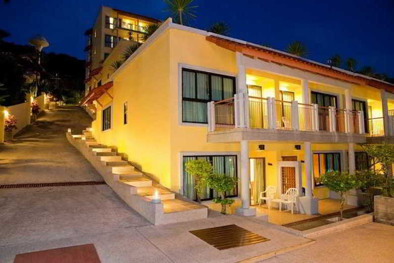 Hotel By The Sea