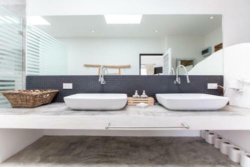 Eden Beach Villas