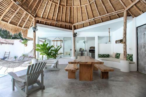 Eden Beach Villas