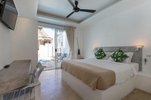 Eden Beach Villas