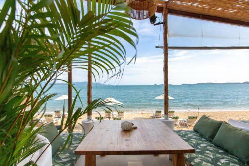 Eden Beach Villas