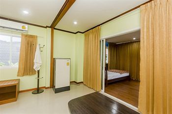 Hostal Kamala Beach Residence