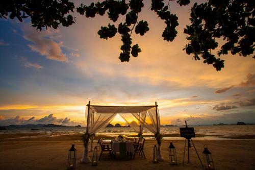 Hotel Tup Kaek Sunset Beach Resort-sha Plus