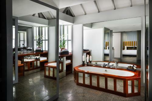 Hotel The Surin, Phuket